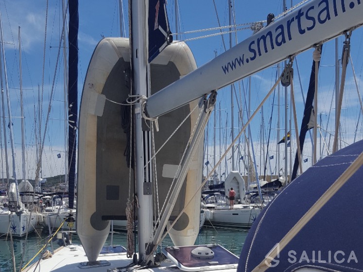 Oceanis 43 - Yacht Charter Sailica