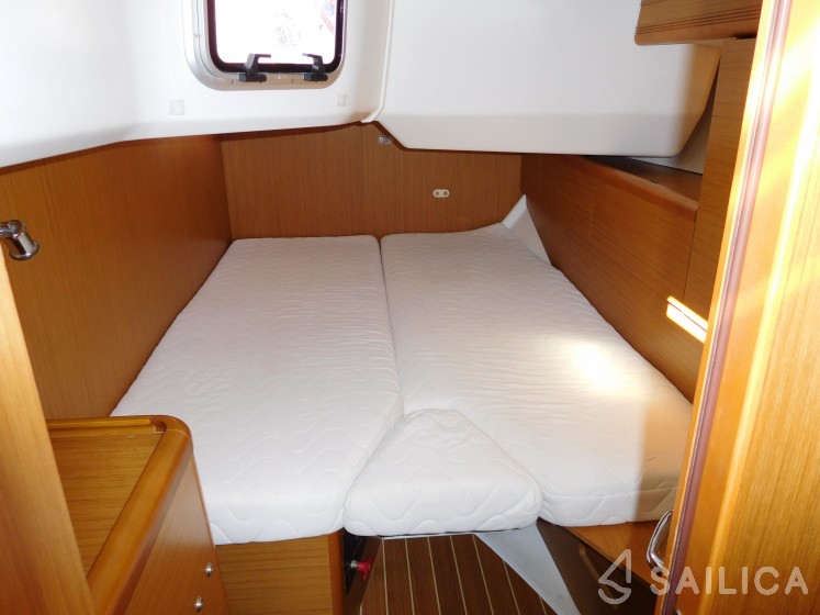 Sun Odyssey 44i - Yacht Charter Sailica