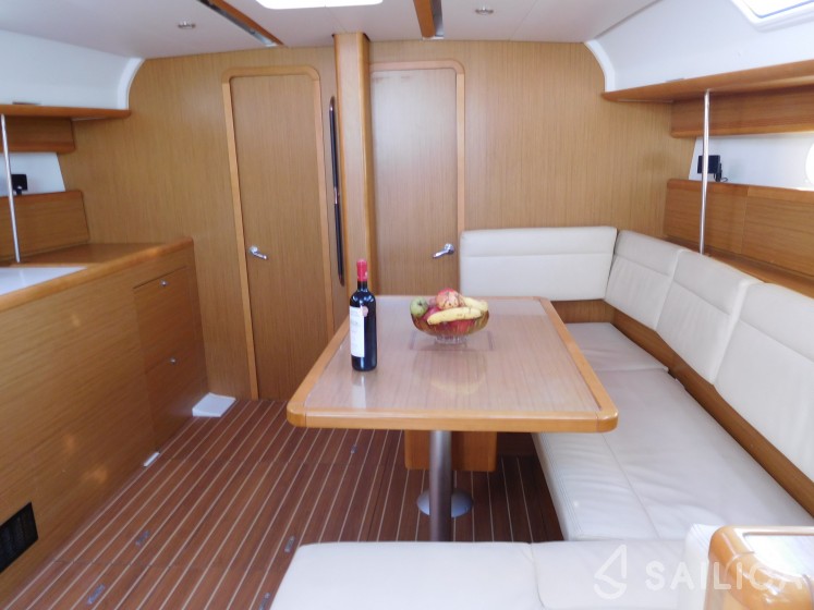 Sun Odyssey 44i - Yacht Charter Sailica