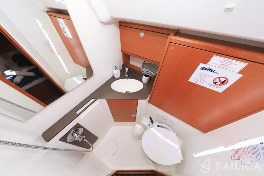 Bavaria 46 Cruiser - Yacht Charter Sailica