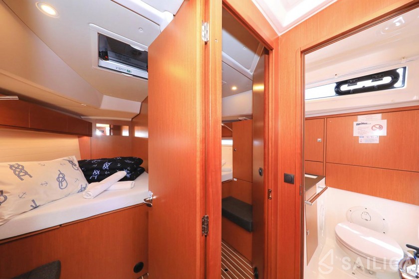 Bavaria 46 Cruiser - Yacht Charter Sailica