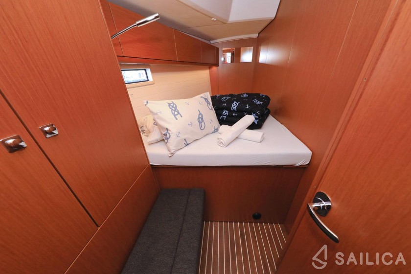 Bavaria 46 Cruiser - Yacht Charter Sailica