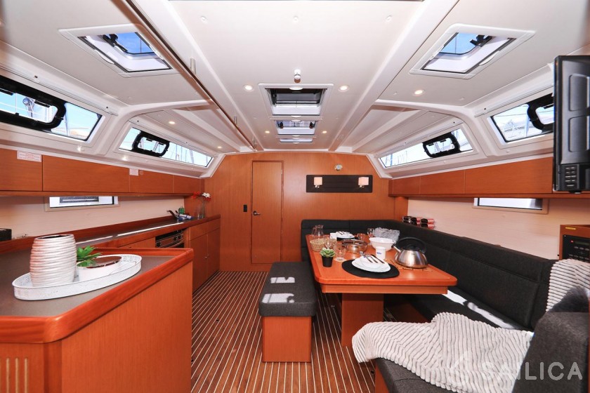 Bavaria 46 Cruiser - Yacht Charter Sailica