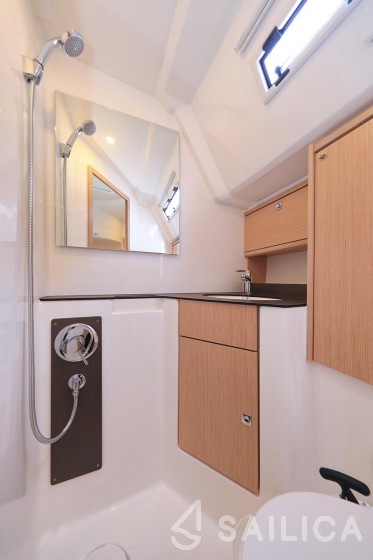 Bavaria 46 Cruiser - Yacht Charter Sailica