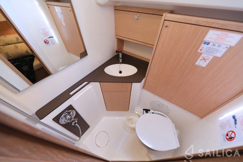 Bavaria 46 Cruiser - Yacht Charter Sailica