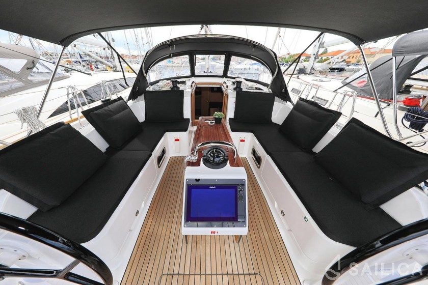Bavaria 46 Cruiser - Yacht Charter Sailica