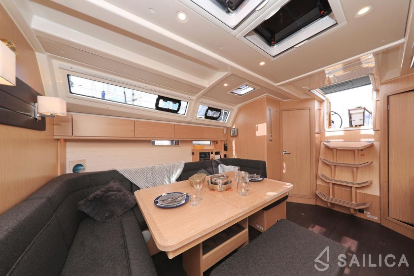 Bavaria 46 Cruiser - Yacht Charter Sailica