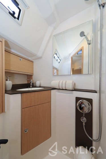 Bavaria 46 Cruiser - Yacht Charter Sailica