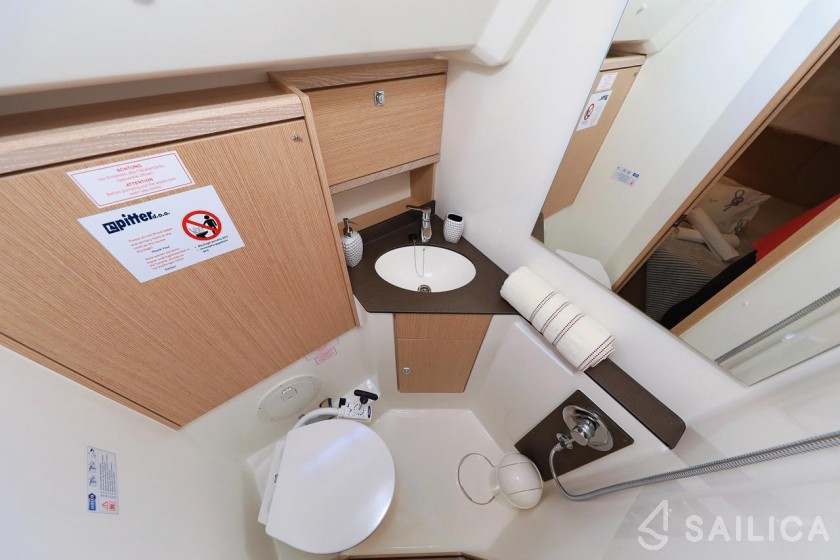 Bavaria 46 Cruiser - Yacht Charter Sailica