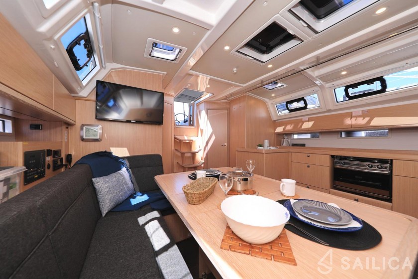 Bavaria 46 Cruiser - Yacht Charter Sailica