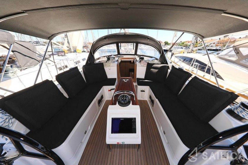 Bavaria 46 Cruiser - Yacht Charter Sailica