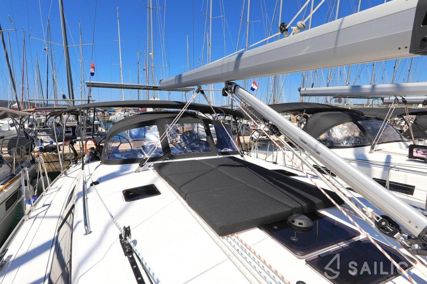Bavaria 46 Cruiser - Yacht Charter Sailica