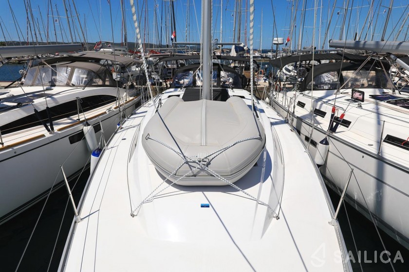 Bavaria 46 Cruiser - Yacht Charter Sailica