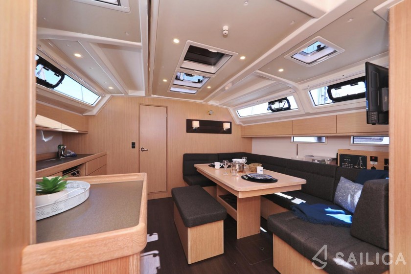 Bavaria 46 Cruiser - Yacht Charter Sailica