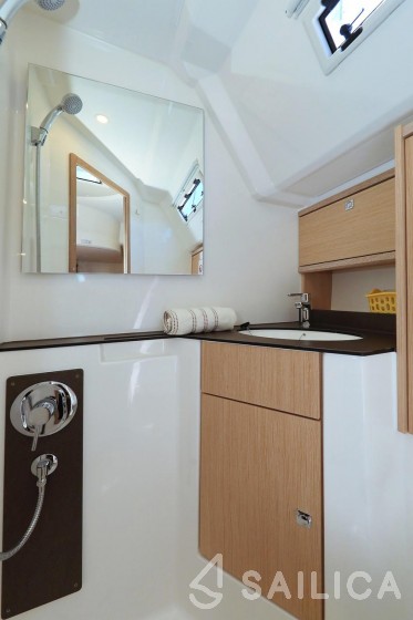 Bavaria 46 Cruiser - Yacht Charter Sailica