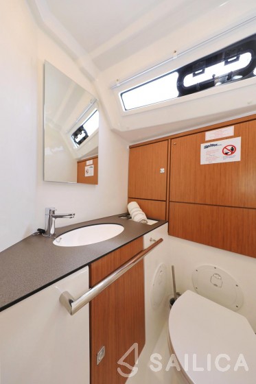 Bavaria 46 Cruiser - Yacht Charter Sailica