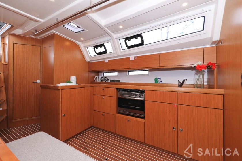 Bavaria 46 Cruiser - Yacht Charter Sailica