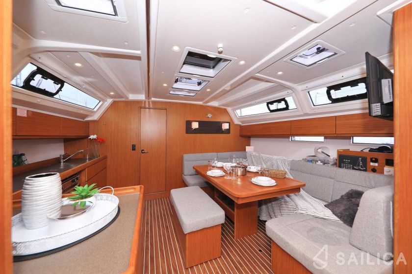 Bavaria 46 Cruiser - Yacht Charter Sailica