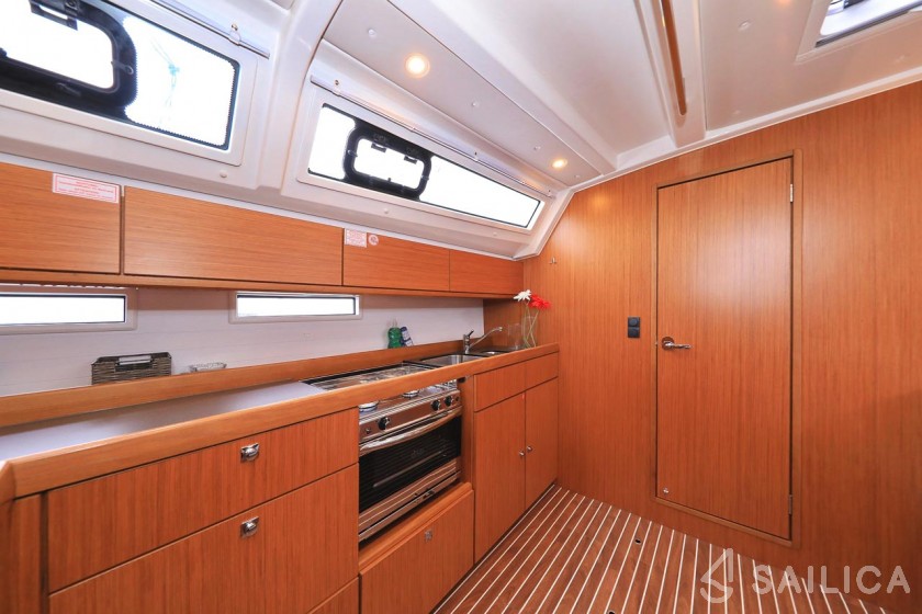 Bavaria 46 Cruiser - Yacht Charter Sailica