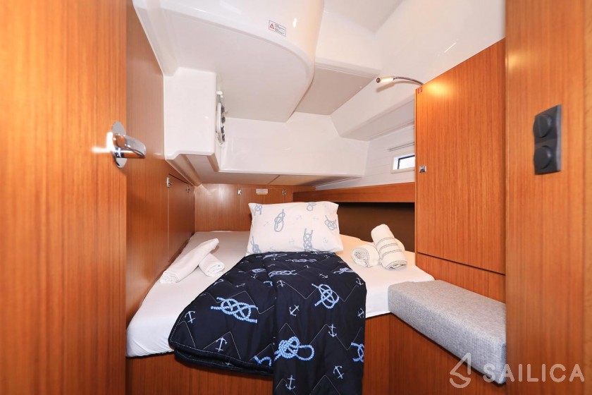 Bavaria 46 Cruiser - Yacht Charter Sailica