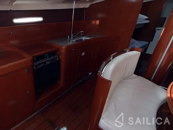 First 47.7 - Yacht Charter Sailica