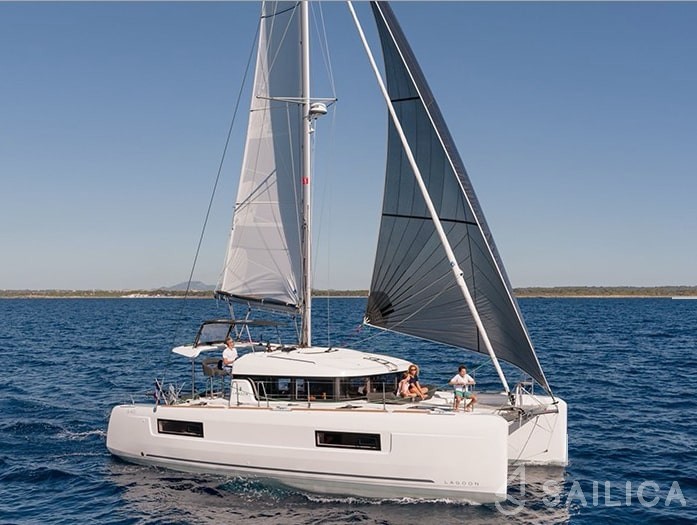 Lagoon 40 - Yacht Charter Sailica