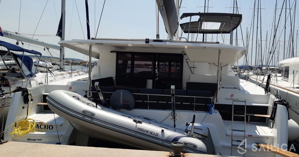 Astréa 42 - Yacht Charter Sailica