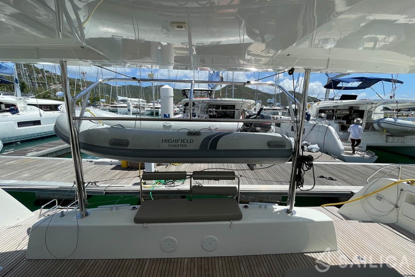 Lagoon 42 - Yacht Charter Sailica