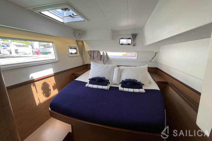 Lagoon 42 - Yacht Charter Sailica