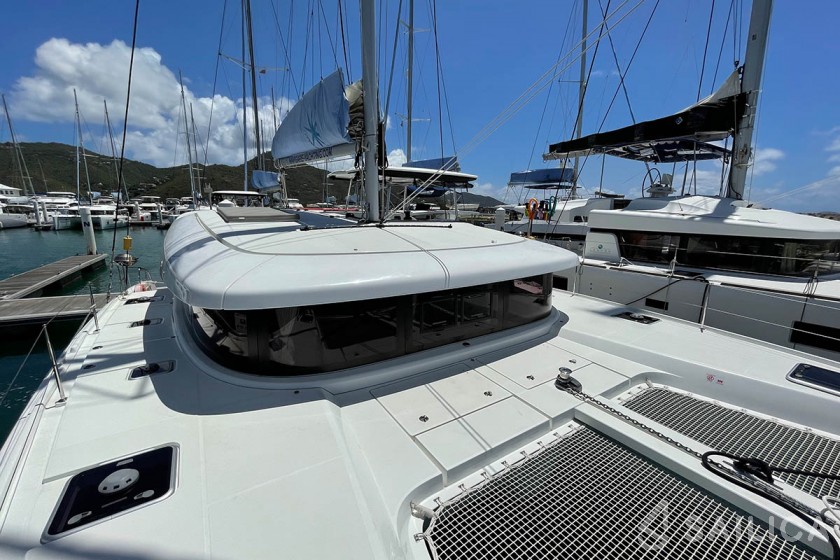 Lagoon 42 - Yacht Charter Sailica