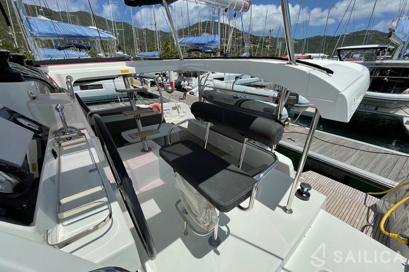 Lagoon 42 - Yacht Charter Sailica