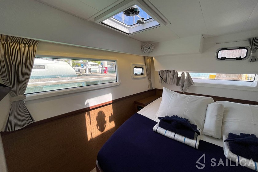 Lagoon 42 - Yacht Charter Sailica