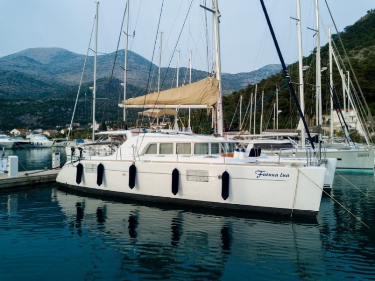 Lagoon 440 - Yacht Charter Sailica