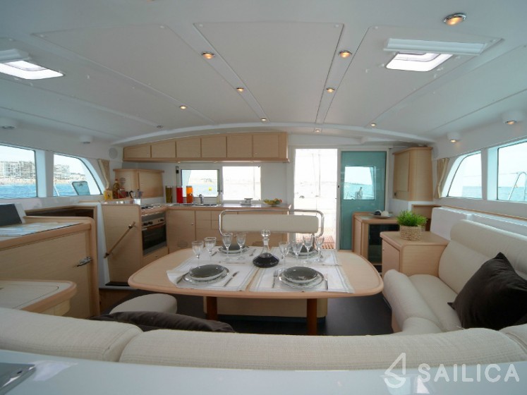 Lagoon 440 - Yacht Charter Sailica