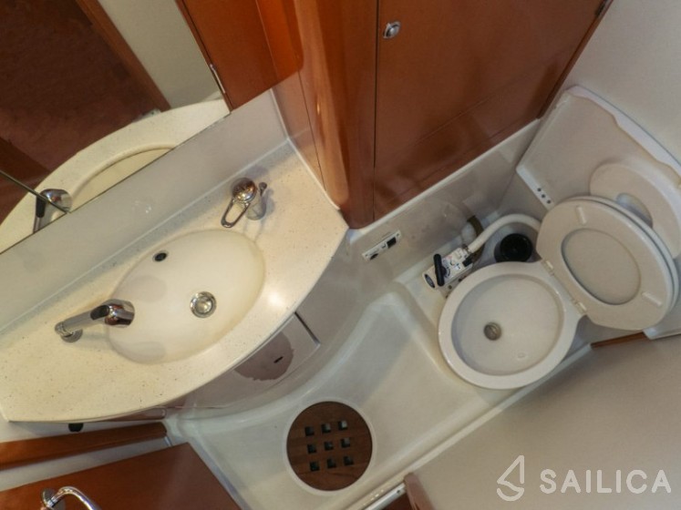 Lagoon 440 - Yacht Charter Sailica