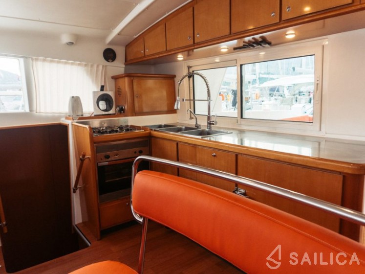 Lagoon 440 - Yacht Charter Sailica