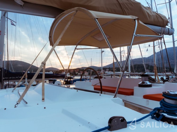 Lagoon 440 - Yacht Charter Sailica