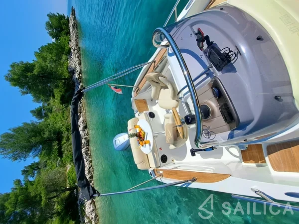 Key Largo 20 - Yacht Charter Sailica