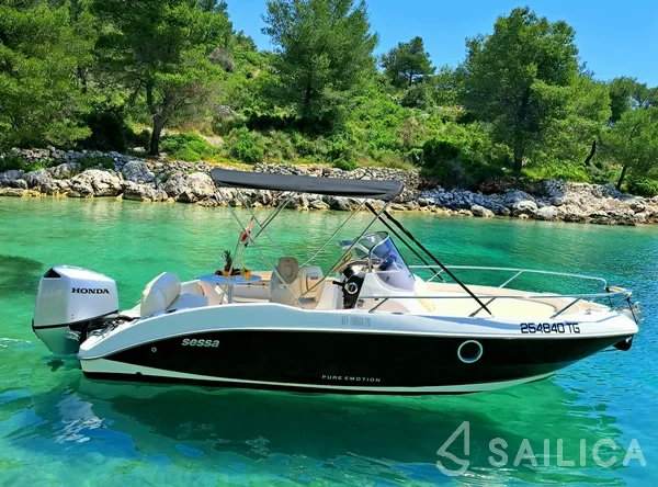 Key Largo 20 - Yacht Charter Sailica
