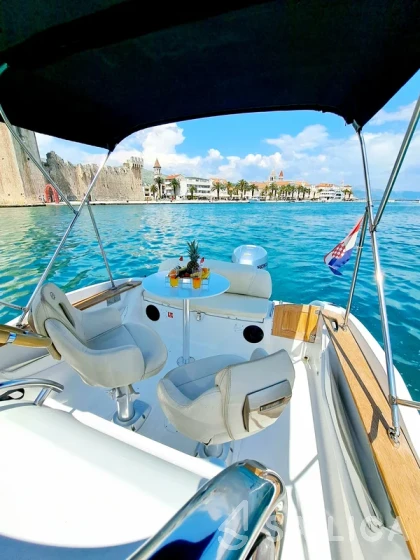 Key Largo 20 - Yacht Charter Sailica