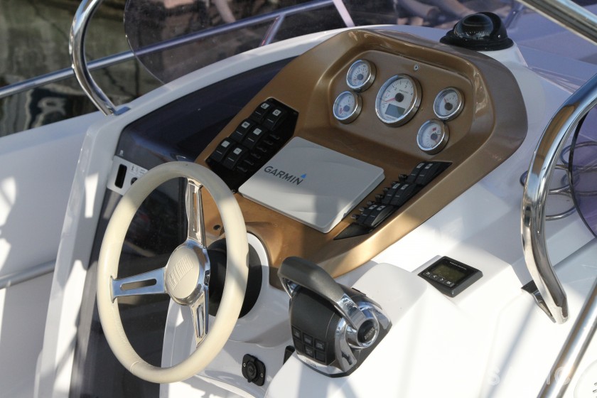 Sessa Key Largo 24 - Yacht Charter Sailica