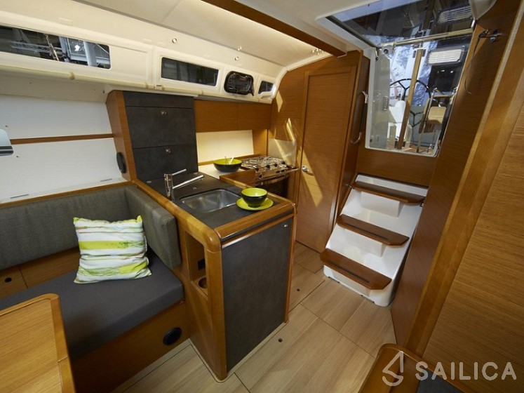 Sun Odyssey 349 - Yacht Charter Sailica