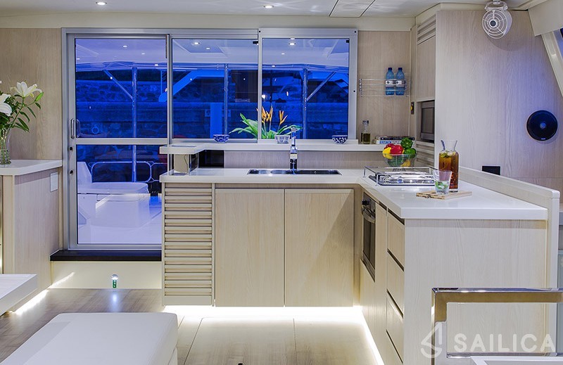 Leopard 51 PC - Yacht Charter Sailica