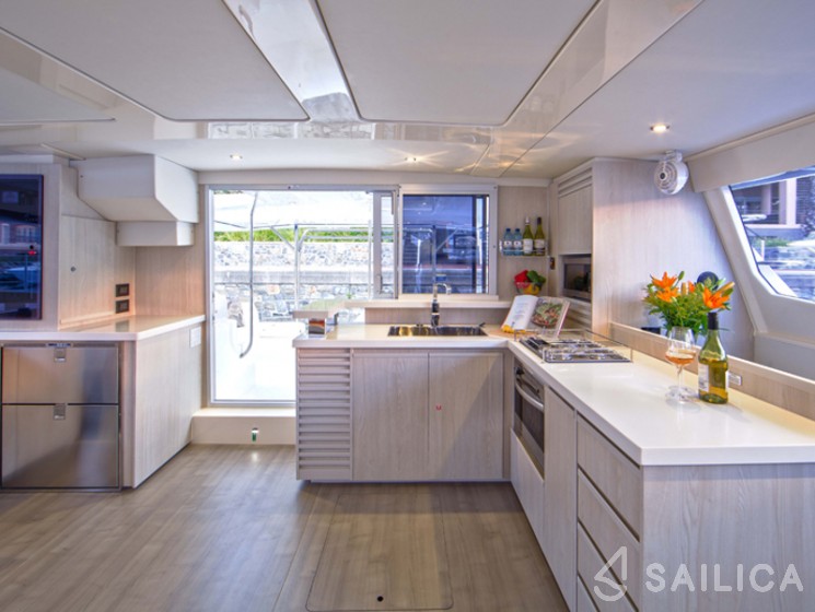 Leopard 48 - Yacht Charter Sailica