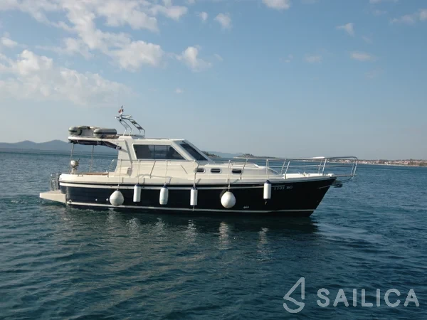 Adria 1002 - Yacht Charter Sailica