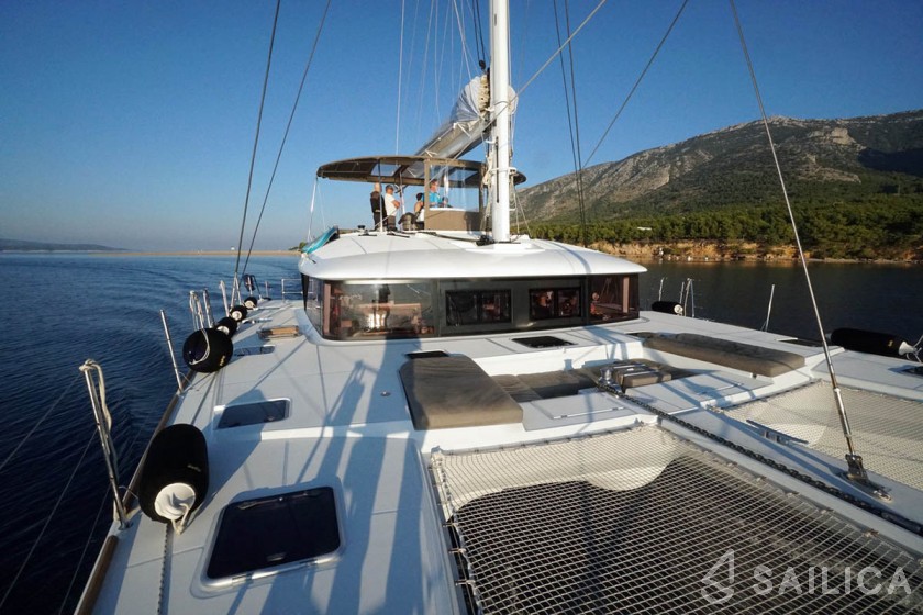 Lagoon 560 S2 - Yacht Charter Sailica