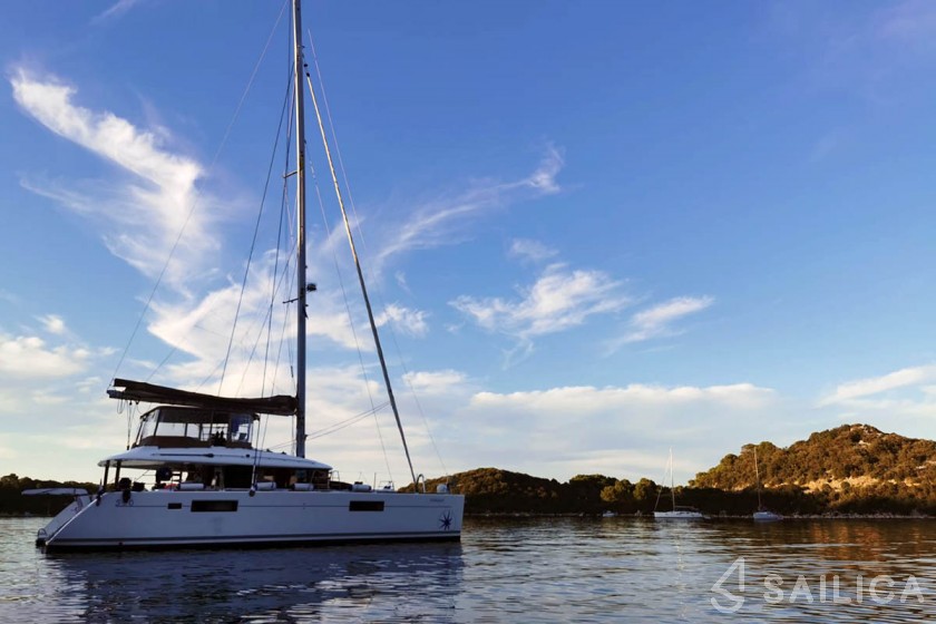 Lagoon 560 S2 - Yacht Charter Sailica