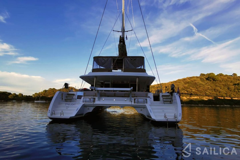 Lagoon 560 S2 - Yacht Charter Sailica