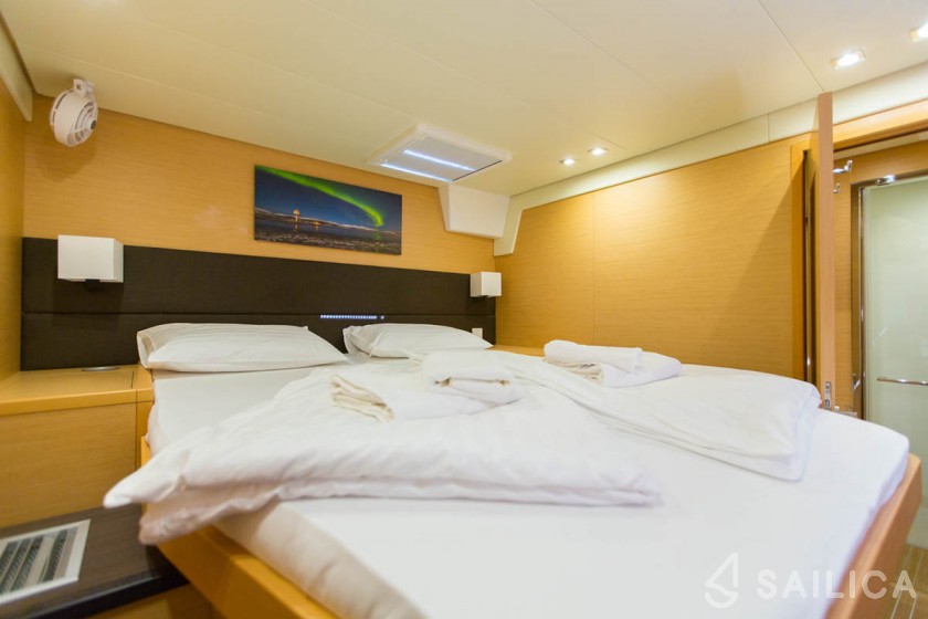 Lagoon 560 S2 - Yacht Charter Sailica