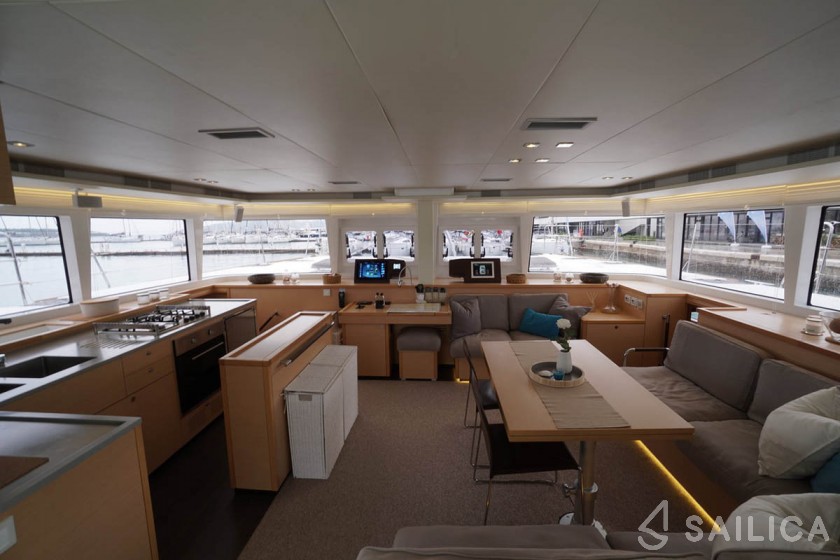 Lagoon 560 S2 - Yacht Charter Sailica